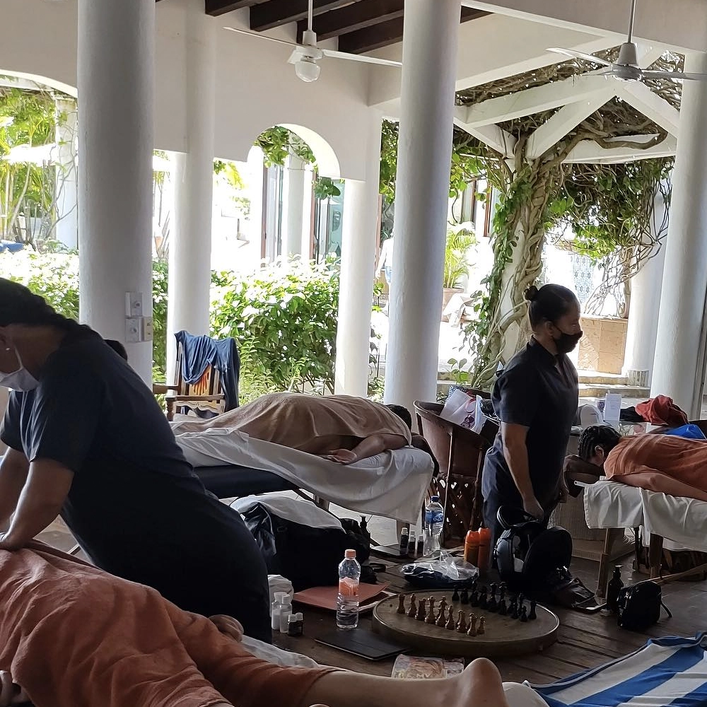 Relaxing aromatherapy treatment with tropical scents